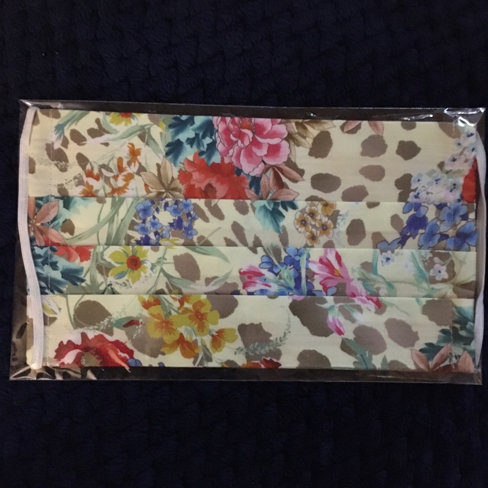 NWOT JOHNNY WAS  FACE MASK